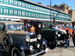 Concentraci&oacute;n de coches antiguos en la plaza mayor