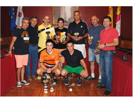 Ra�l Ca�izares padre e hijo, y Julio Chaves Urda, los mejores en las ligas de p�del y tenis