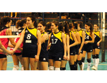 El Almagro Voleibol empieza la liga arrasando en Tomelloso