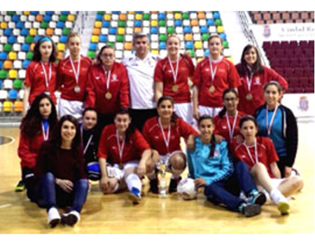 El cadete femenino de f�tbol sala cae en la final con Puertollano