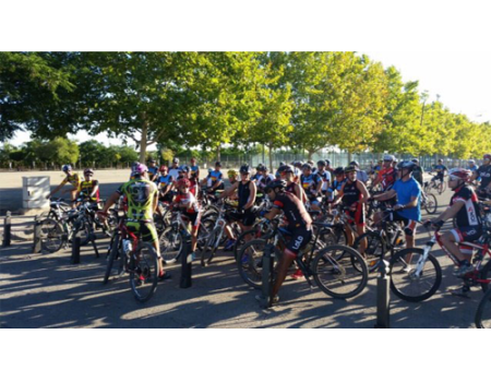 Ciclistas almagre�os rinde homenaje a �ngel Ayll�n en su tercer memorial