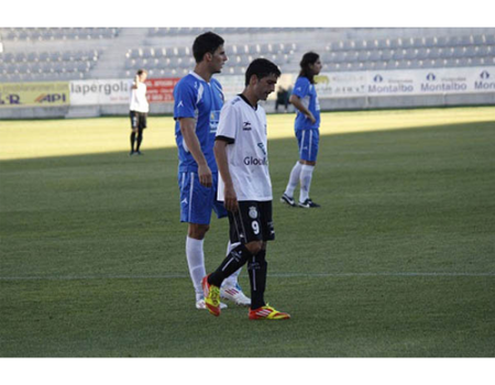 David Narv�ez refuerza el ataque del Almagro