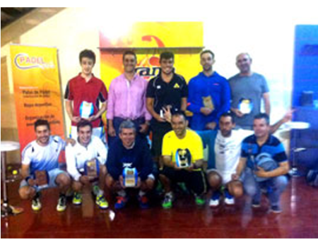 La lluvia no impide la celebraci�n del III Clasificatorio para el M�ster de P�del