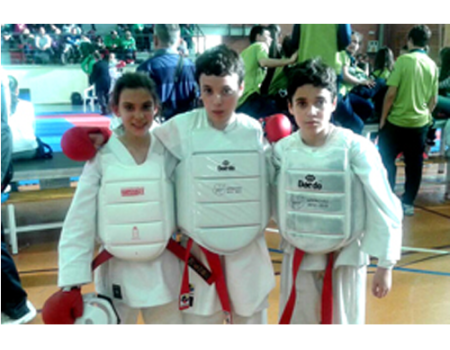 Muy buen papel de los karatecas almagre�os en Pol�n