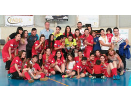 Almagro despide la temporada levantando el Trofeo Diputaci�n