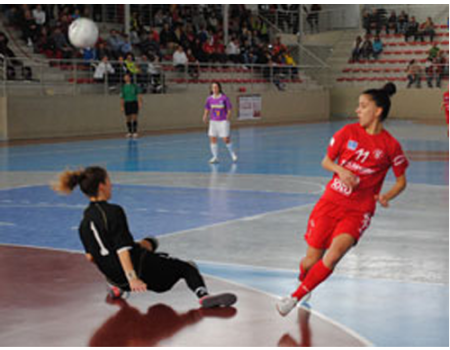 Media docena de goles de Ic�ar en la primera victoria del Almagro FSF