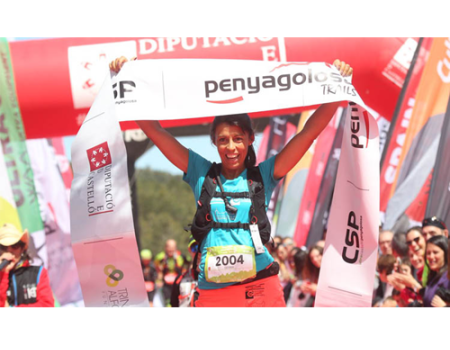 Enorme Gemma Arenas venciendo en Penyagolosa