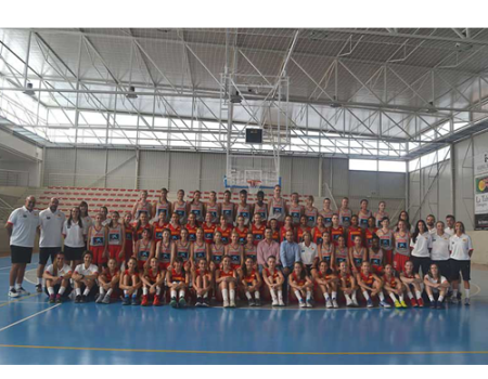 Las mejores baloncestistas de los a�os 2004 y 2005 se dieron cita en Almagro