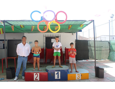 Las actividades deportivas con motivo de las ferias y fiestas han finalizado con el XXIII Campeonato Local de Nataci�n