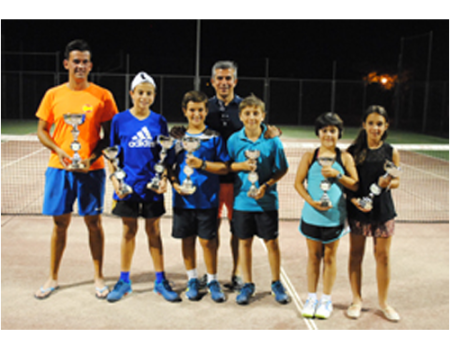 Jos� Antonio P�rez se lleva el Torneo de Tenis 𠇌iudad de Almagro”