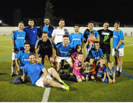 Bar V�ctor gana el Torneo de F�tbol 7