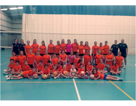 Intensa semana de voleibol y v�ley playa en Almagro