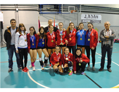 Almagro domina en el voleibol provincial infantil