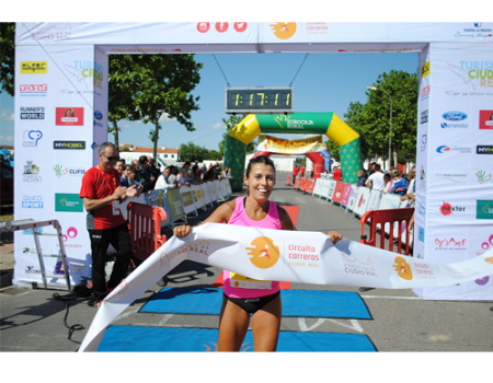 Gemma Arenas gana en Almagro y baja su propio r�cord de la prueba