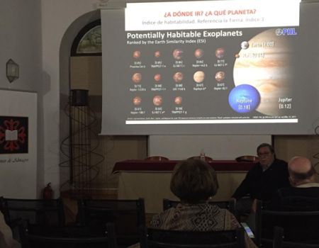 El astrof�sico F�lix Llorente de Andr�s modera la tertulia cient�fica “Tres desaf�os del futuro”, en el Ateneo de Almagro