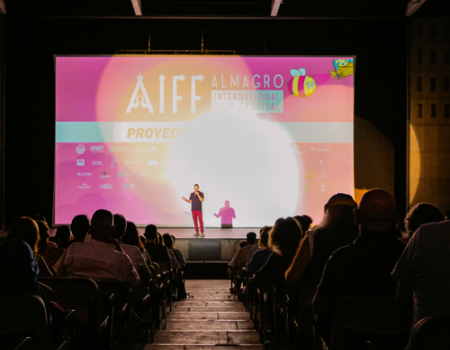 Cientos de espectadores llenan la Plaza Mayor y el Teatro Adolfo Marsillach en el primer fin de semana del Festival de Cine de Almagro