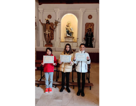 La Hermandad de la Santa Vera Cruz entrega los premios a los ganadores del concurso infantil de felicitaciones navide�as