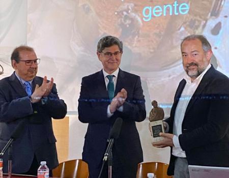 El rector de la UCLM recalca en Almagro la importancia de invertir en ciencia e investigaci�n