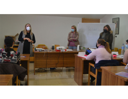 El curso de  atenci�n sociosanitaria a personas dependientes en instituciones sociales del programa formativo Promueve ya ha comenzado en Almagro