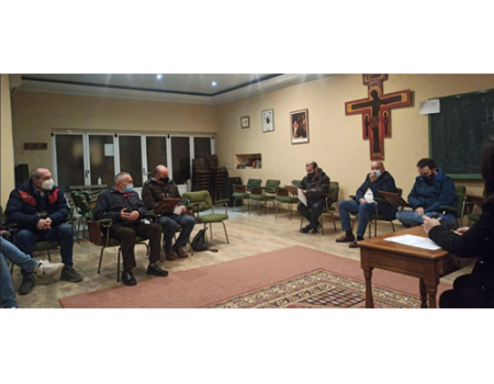 La Junta de Hermandades de Semana Santa se re�ne para coordinar con la polic�a las procesiones 