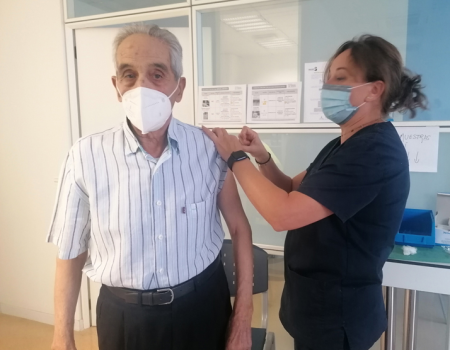 El Centro de Salud comienza la doble vacunaci�n gripe y COVID para mayores de 70 a�os