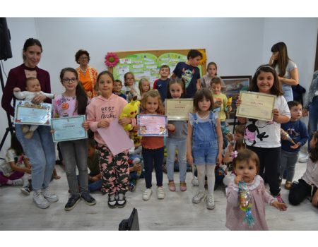 La Biblioteca premia a los ni�os lectores con motivo del D�a del Libro 