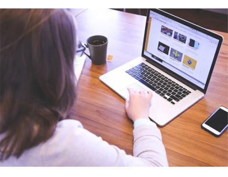 El Gobierno moviliza 11.000 millones de euros en nuevas ayudas directas para reforzar la solvencia de aut�nomos y empresas