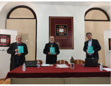 El Ateneo entrega a Manolita Espinosa el premio Clavero, en su primera edici�n