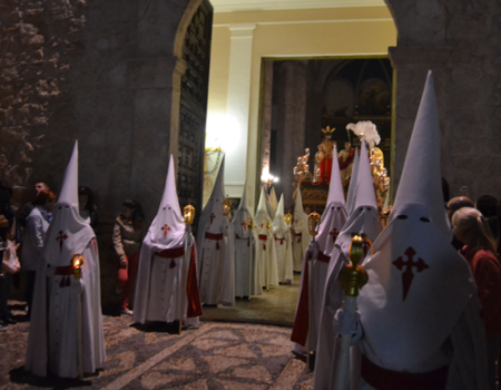  La procesi�n de Jes�s de la Humildad anuncia la sentencia a muerte de Cristo en tiempos de Poncio Pilato