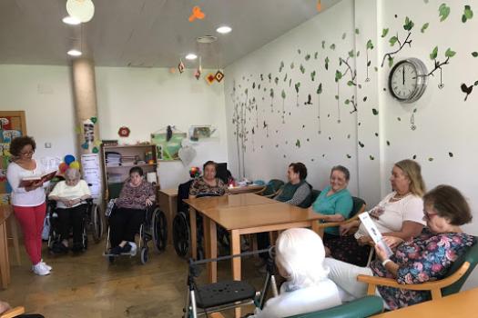 Lectura del Club de Lectura en la Residencia