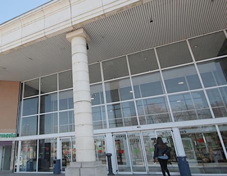 El Ayuntamiento recuerda que la orden de modificaci�n de apertura al p�blico de comercios afecta a las grandes superficies que cerrar�n los d�as de Jueves Santo y Lunes de Pascua