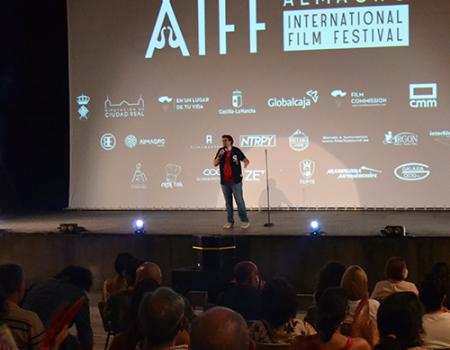 El III Festival de Cine de Almagro arranca con humor y magia en el Teatro Adolfo Marsillach 