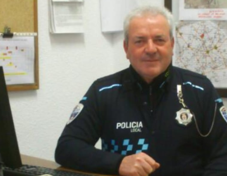 El polic�a municipal Gabriel Rodr�guez recibe un emotivo homenaje de sus compa�eros 