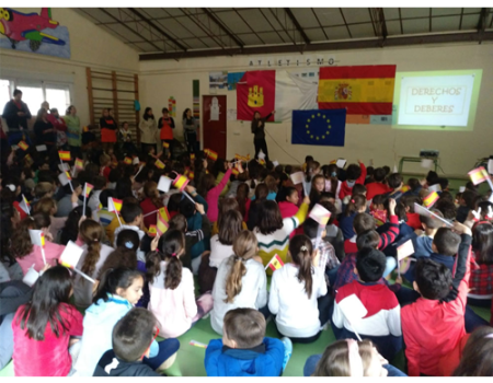Los alumnos de los colegios de Almagro aprenden los derechos y deberes de la Constituci�n