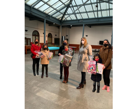 La Concejal�a de Infancia entrega los premios del concurso de felicitaci�n navide�a 