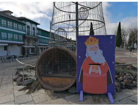 El Ayuntamiento instala el buz�n real en la Plaza Mayor 