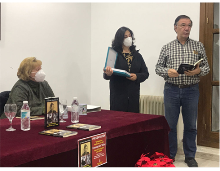 La almagre�a Conchi T�llez presenta su primer libro “Sentimientos: Huellas de una vida”