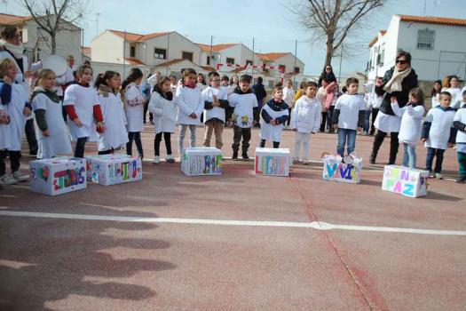 Los colegios celebran el D�a Escolar de la Paz y la No violencia
