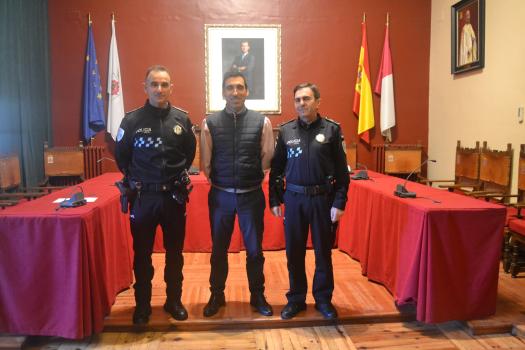 El jefe de la Polic�a Municipal, Manuel Fern�ndez Arenas, se jubila tras 37 a�os como agente municipal