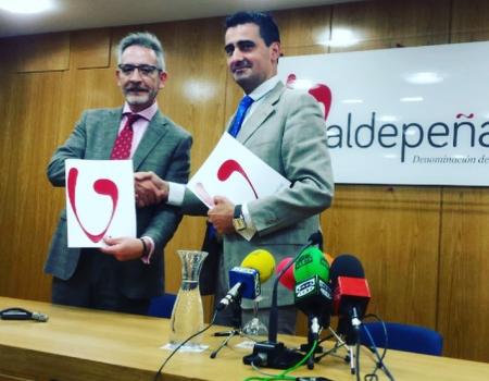 El Festival Internacional de Teatro Cl�sico y la Denominaci�n de Origen Valdepe�as firman un convenio de colaboraci�n