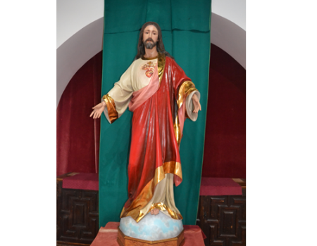 Alumnos de Restauraci�n y Pintura de la Universidad Popular restauran la imagen del Sagrado Coraz�n de las monjas dominicas