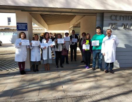 Profesionales del centro de la Salud de Almagro se concentran por una atenci�n primaria digna