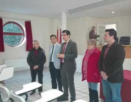 El Palacio de los Condes de Valdepara�so se convierte en punto de partida de los “Paseos Reales” para m�s de 2.000 mayores 