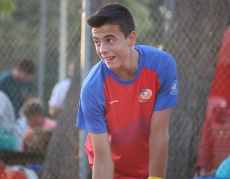 V�ctor V�llez gana la Liga Provincial de Tenis