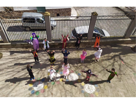 Los colegios celebran el Carnaval con restricciones pero sin perder su esencia