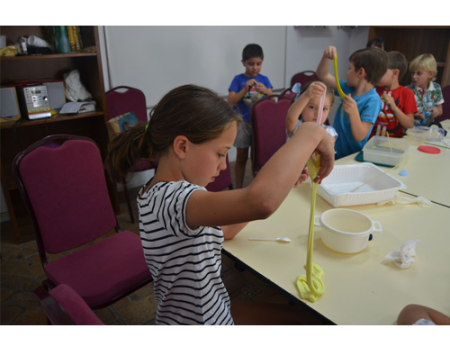 La Universidad Popular se sumerge en el verano con actividades para todas las edades
