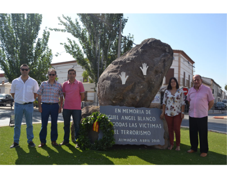 Almagro rinde homenaje a las v�ctimas del terrorismo