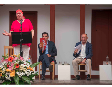 La profesora Montserrat Rayo presenta su primera novela 