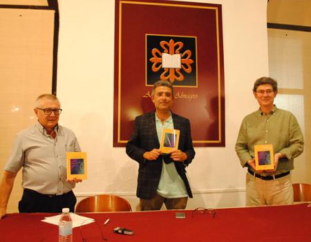 Jos� Vicente Vinuesa presenta su tercera novela en el Ateneo