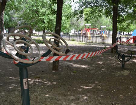 Los parques infantiles y zonas ajardinadas se reabren 